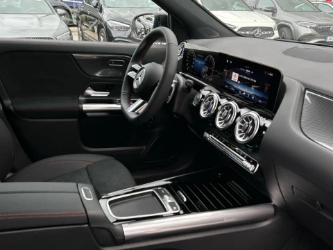 Mercedes-Benz GLA  250 e con tecnologia hibrida EQ