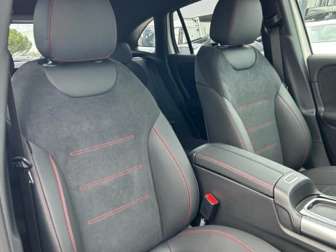 Mercedes-Benz GLA  250 e con tecnologia hibrida EQ