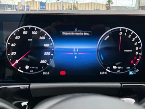 Mercedes-Benz GLA  250 e con tecnologia hibrida EQ