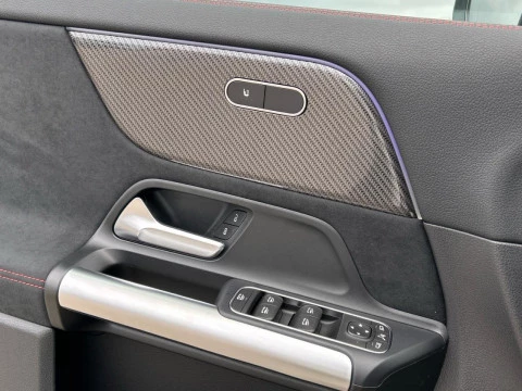 Mercedes-Benz GLA  250 e con tecnologia hibrida EQ