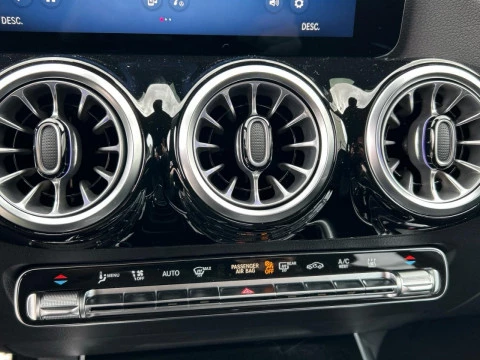 Mercedes-Benz GLA  250 e con tecnologia hibrida EQ