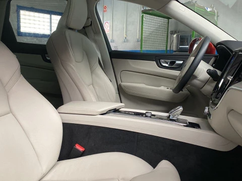 Volvo XC60 2.0 D B4 INSCRIPTION AUTO 4WD 5P