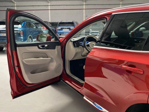 Volvo XC60 2.0 D B4 INSCRIPTION AUTO 4WD 5P