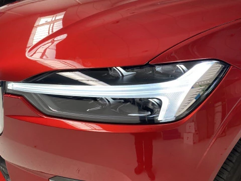 Volvo XC60 2.0 D B4 INSCRIPTION AUTO 4WD 5P