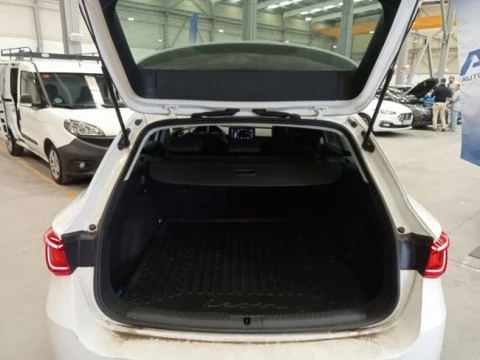 Seat Nuevo León SP 1.4 e-Hybrid DSG S&S Xcellence Go L