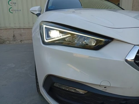 Seat Nuevo León SP 1.4 e-Hybrid DSG S&S Xcellence Go L