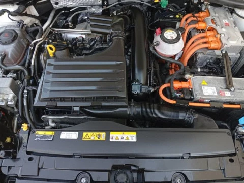 Seat Nuevo León SP 1.4 e-Hybrid DSG S&S Xcellence Go L
