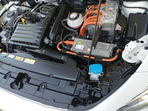 Seat Nuevo León SP 1.4 e-Hybrid DSG S&S Xcellence Go L
