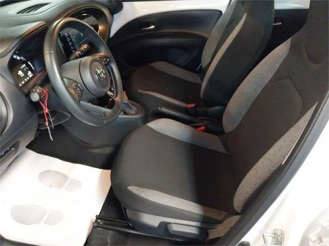 Toyota Aygo X Cross 5 Puertas Play 70 Manual 5v