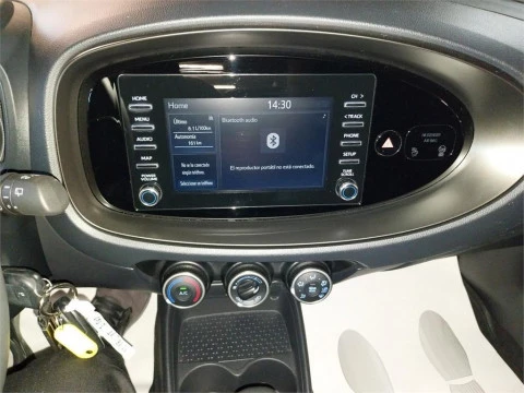 Toyota Aygo X Cross 5 Puertas Play 70 Manual 5v