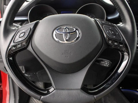 Toyota C-HR CH Toyota C-HR - MC20