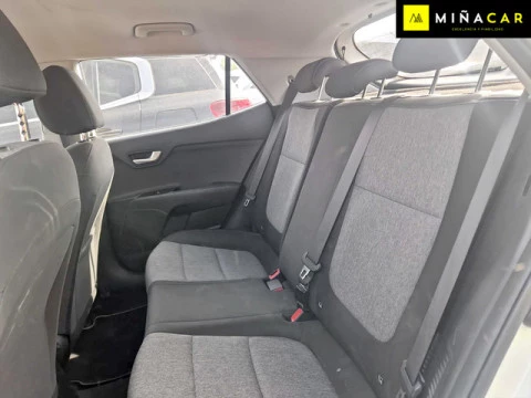 Kia Stonic 1.0 T-GDi MHEV iMT Concept 74 kW (100 CV)