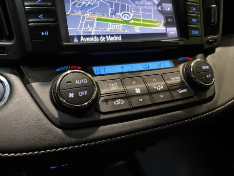 Toyota Rav4 2.5l hybrid Advance 2WD 145 kW (197 CV)