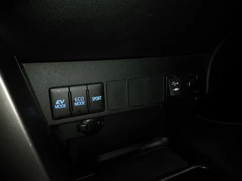 Toyota Rav4 2.5l hybrid Advance 2WD 145 kW (197 CV)