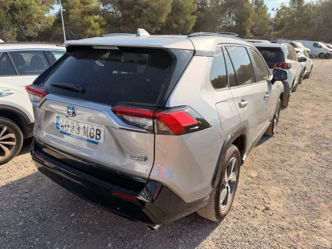 Toyota Rav4 2.5l PLUG-IN 300PH (e-CVT) Advance