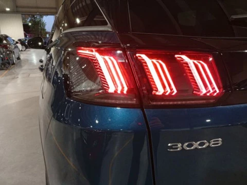Peugeot 3008 Hybrid 225 e-EAT8 Allure Pack