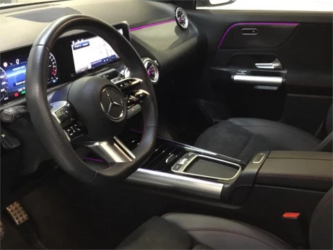 Mercedes-Benz GLA 250 e con tecnología híbrida EQ