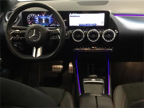 Mercedes-Benz GLA 250 e con tecnología híbrida EQ