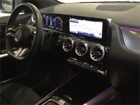 Mercedes-Benz GLA 250 e con tecnología híbrida EQ