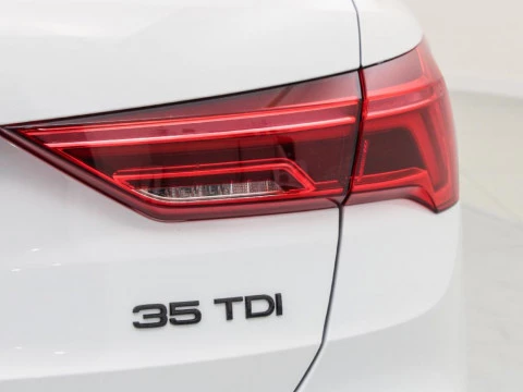 Audi Q3 2.0 35 TDI S TRONIC BLACK LINE 150 5P