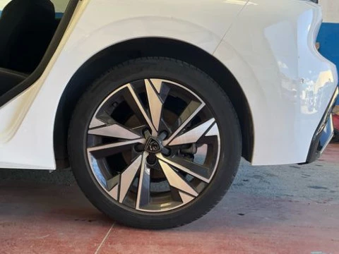 Peugeot 308 5P Allure BlueHDi 130 S&S EAT8