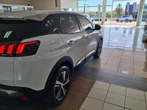 Peugeot 3008 1.5 BLUEHDI 96KW ALLURE S&S 5P