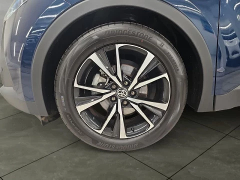 Toyota C-HR Advance Hybrid 140