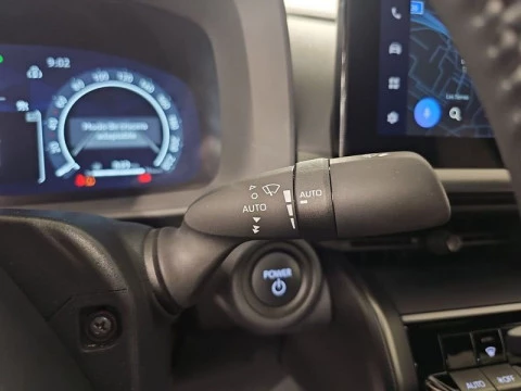 Toyota C-HR Advance Hybrid 140