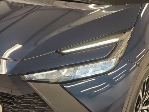 Toyota C-HR Advance Hybrid 140