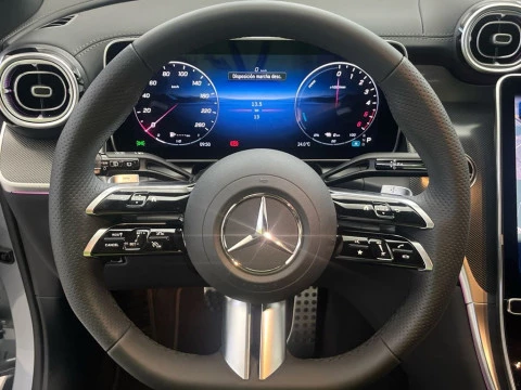 Mercedes-Benz GLC 300 de 4MATIC con tecnología híbrida EQ