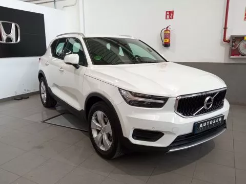 Volvo XC40 XC 40 2.0D 150 CV MOMENTUM Volvo XC40 XC 40 2.0D 150 CV MOMENTUM