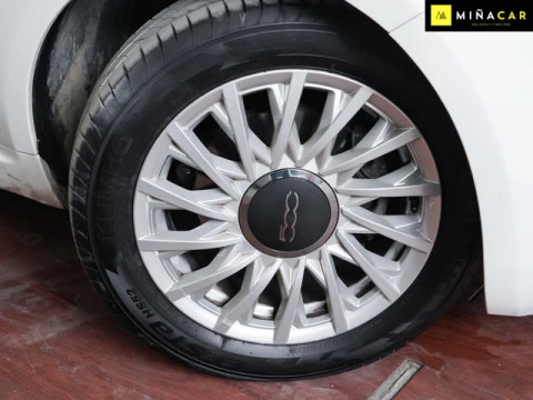 Fiat 500 1.0 Hybrid Dolcevita 51 kW (70 CV)