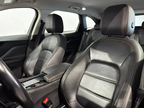 Jaguar F-Pace ID4 PRESTIGE 132KW