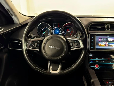 Jaguar F-Pace ID4 PRESTIGE 132KW