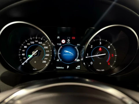 Jaguar F-Pace ID4 PRESTIGE 132KW