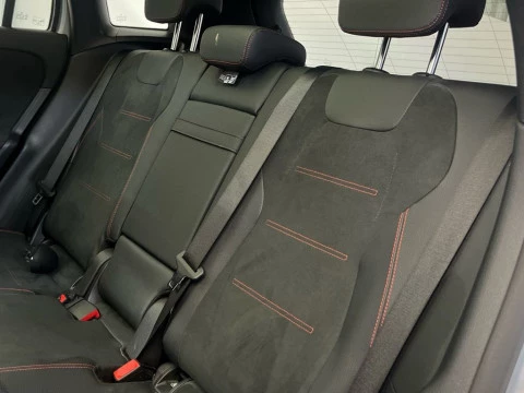 Mercedes-Benz GLA 200 d