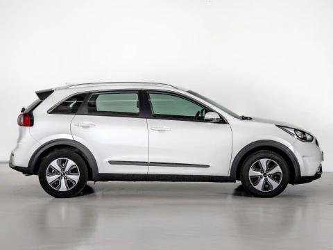 Kia Niro 1.6 GDi PHEV 104kW (141CV) Drive Kia Niro 1.6 GDi PHEV 104kW (141CV) Drive