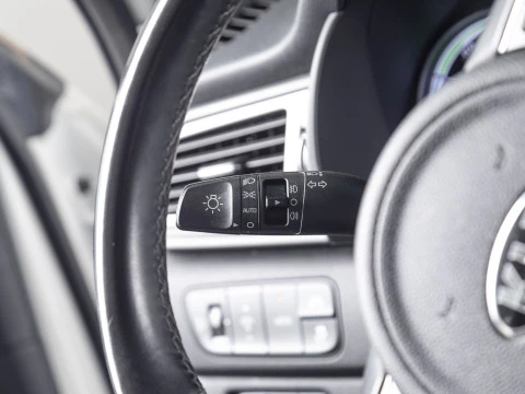 Kia Niro 1.6 GDi PHEV 104kW (141CV) Drive Kia Niro 1.6 GDi PHEV 104kW (141CV) Drive