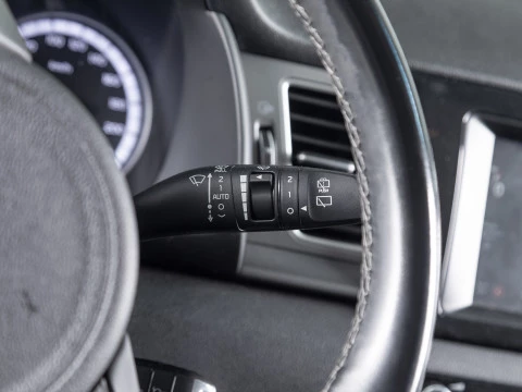 Kia Niro 1.6 GDi PHEV 104kW (141CV) Drive Kia Niro 1.6 GDi PHEV 104kW (141CV) Drive