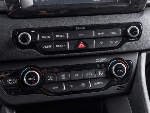 Kia Niro 1.6 GDi PHEV 104kW (141CV) Drive Kia Niro 1.6 GDi PHEV 104kW (141CV) Drive