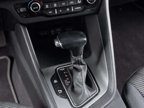 Kia Niro 1.6 GDi PHEV 104kW (141CV) Drive Kia Niro 1.6 GDi PHEV 104kW (141CV) Drive