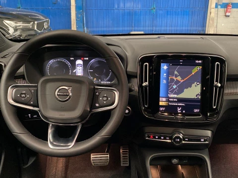 Volvo XC40 1.5 T5 RECHARGE R-DESIGN DCT 5P