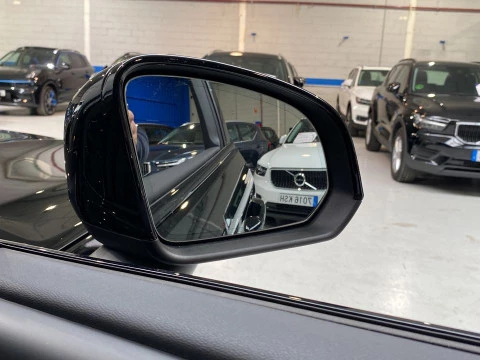 Volvo XC40 1.5 T5 RECHARGE R-DESIGN DCT 5P