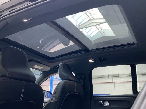 Volvo XC40 1.5 T5 RECHARGE R-DESIGN DCT 5P