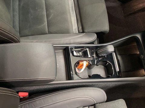 Volvo XC40 1.5 T5 RECHARGE R-DESIGN DCT 5P