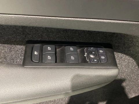 Volvo XC40 1.5 T5 RECHARGE R-DESIGN DCT 5P