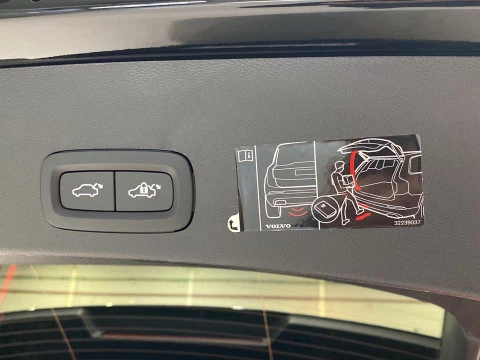 Volvo XC40 1.5 T5 RECHARGE R-DESIGN DCT 5P