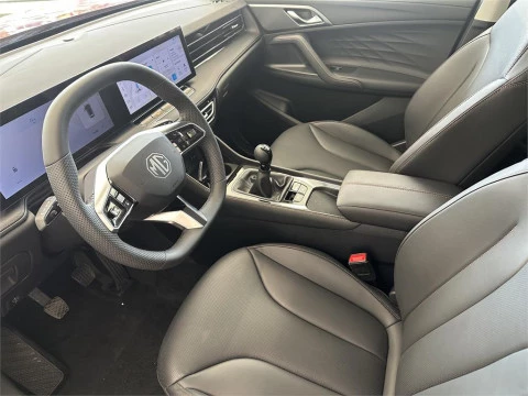 MG HS 1.5T Luxury