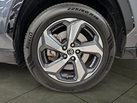 Toyota Rav4 2.5l PLUG-IN 300PH (e-CVT) Advance