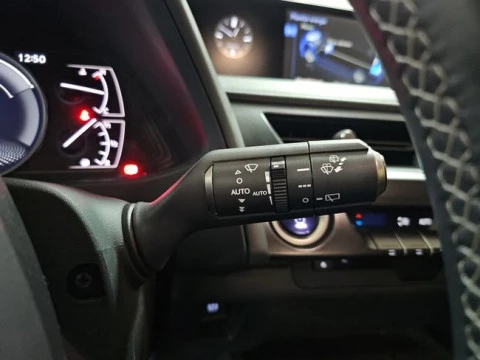 Lexus UX 2.0 250h Business